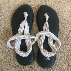 Sanuk yoga sling flip flops